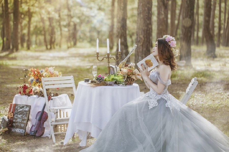 Le faire-part de mariage : une annonce unique et personnelle.